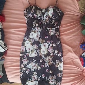 A flower kneww length dress